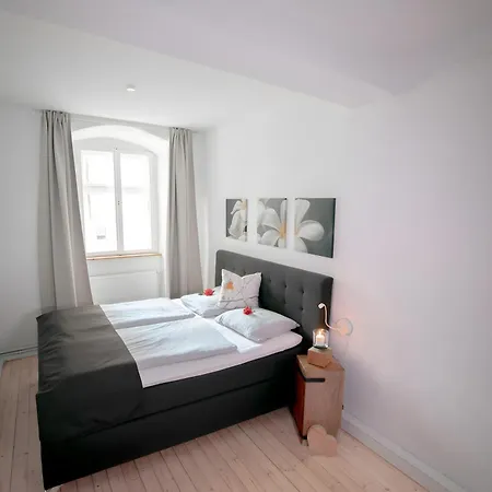 Adam Und Eva Apartman